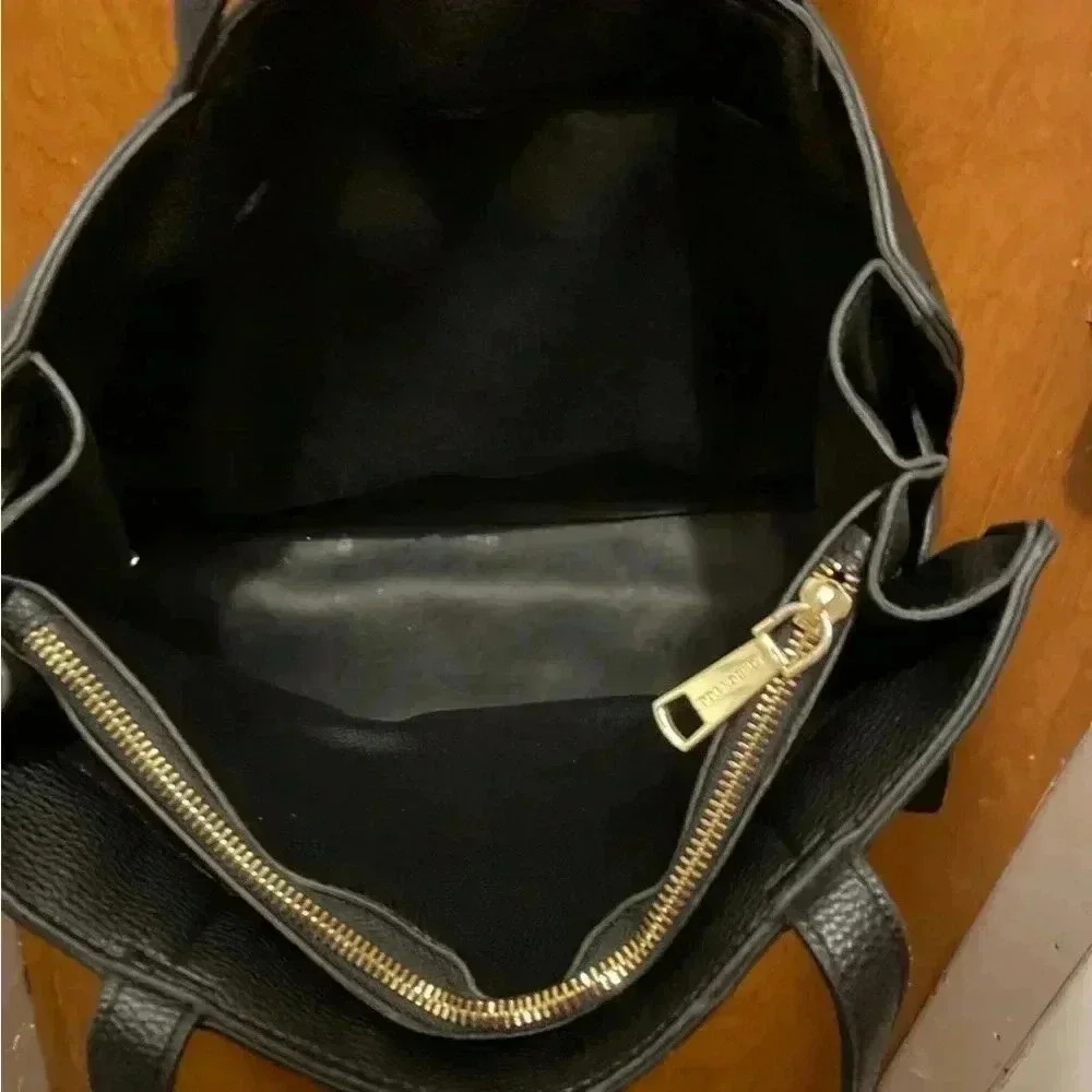 London Fog black purse - Picture 3 of 6